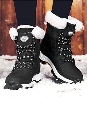 Women’s Black Faux-Fur Trim Insulated Winter Boots